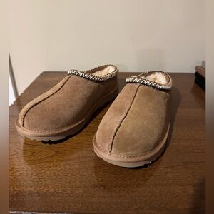 NIB Ugg Tasman II Slippers - Size 6